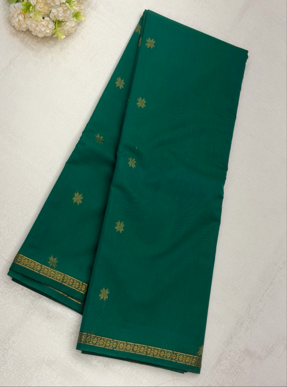Premium Maheshwari Silk Cotton Saree _Emerald Green with Contrast Wine Pallu & Blouse
