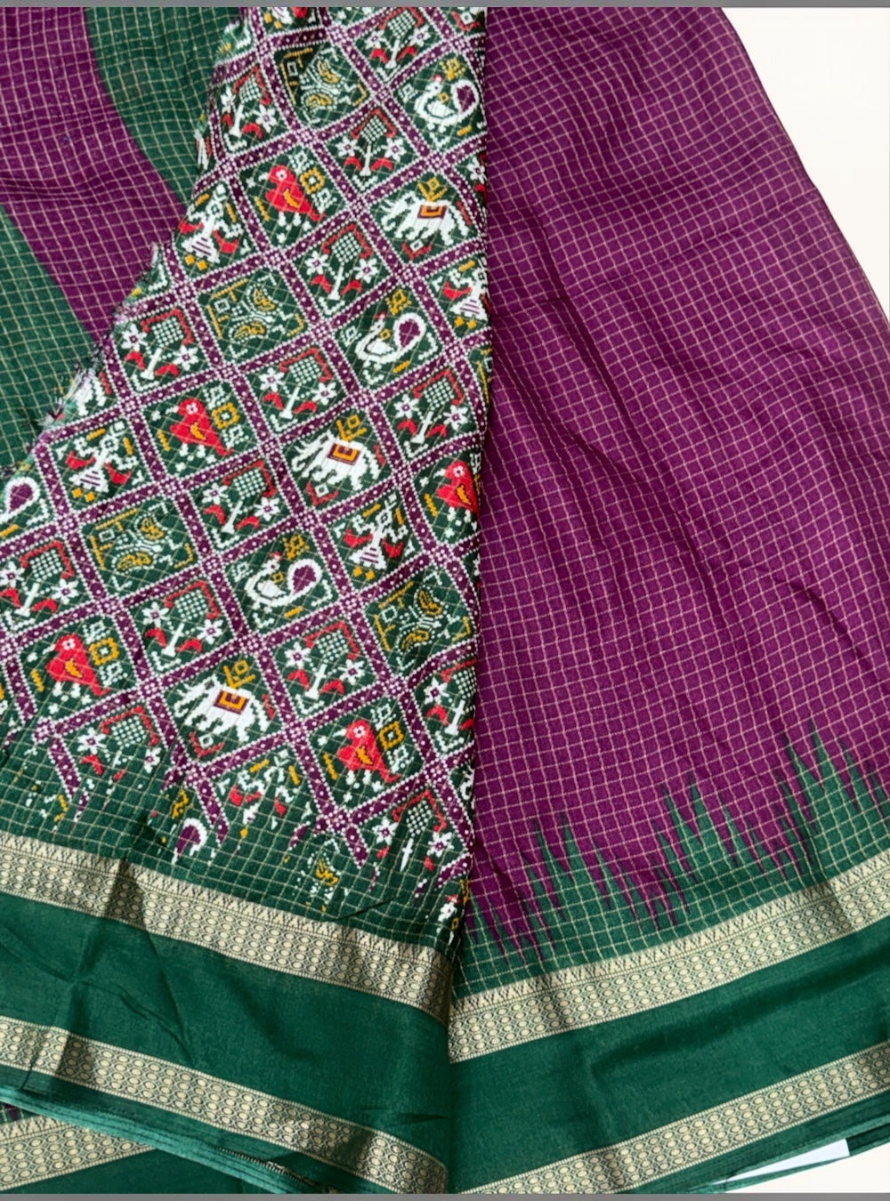 KANISHKA SILKS viscose chiffon saree in deep magenta and green with checked pattern and traditional temple border
